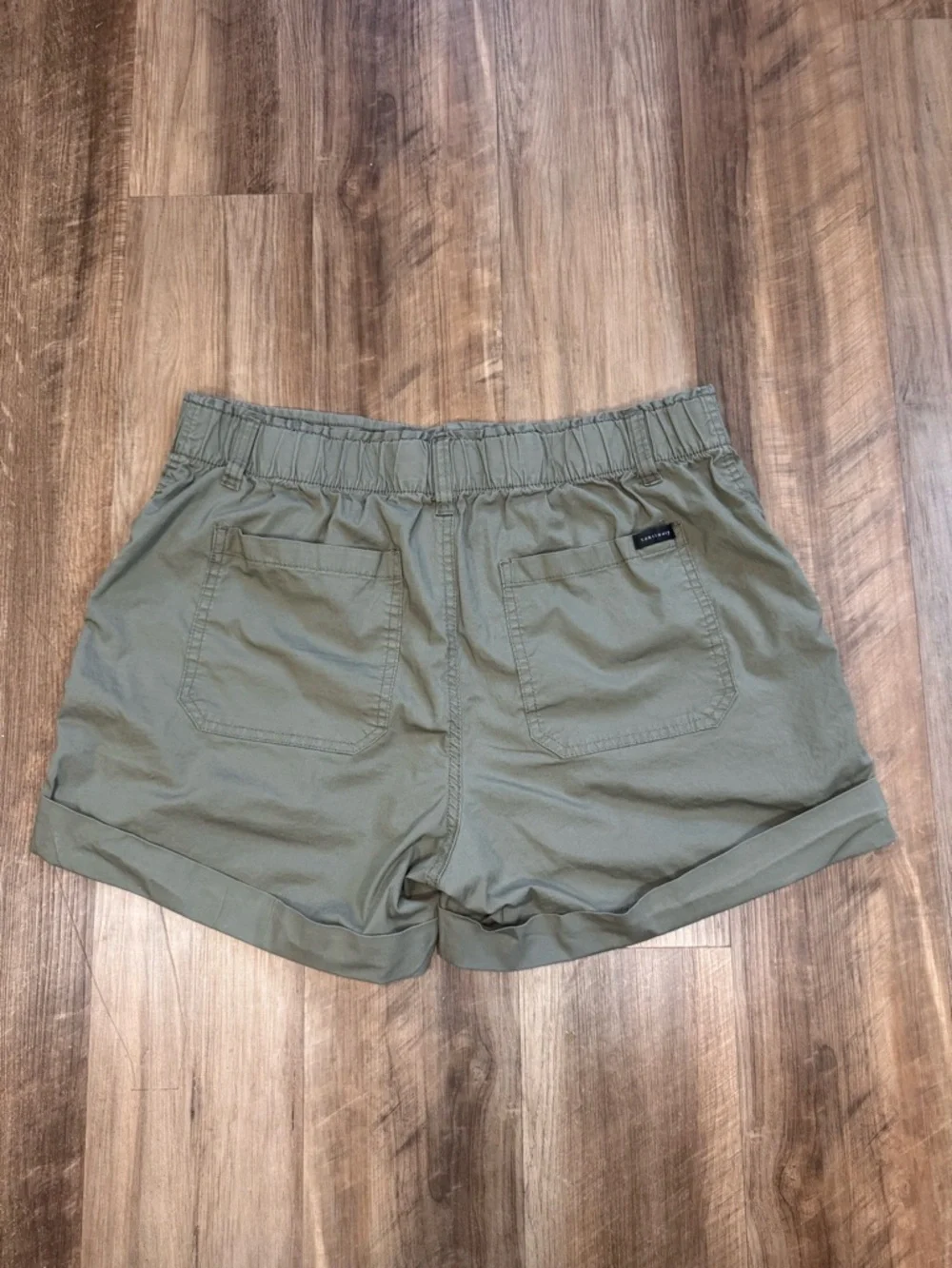 Sanctuary Army Green Utility Roll-Cuff Shorts with Pockets, Size XL - Picture 2 of 12